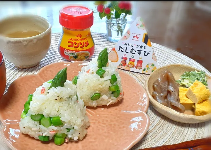 だしむすび🍙

コンソメ✖️アスパラガス✖️カニかま|びせんさん