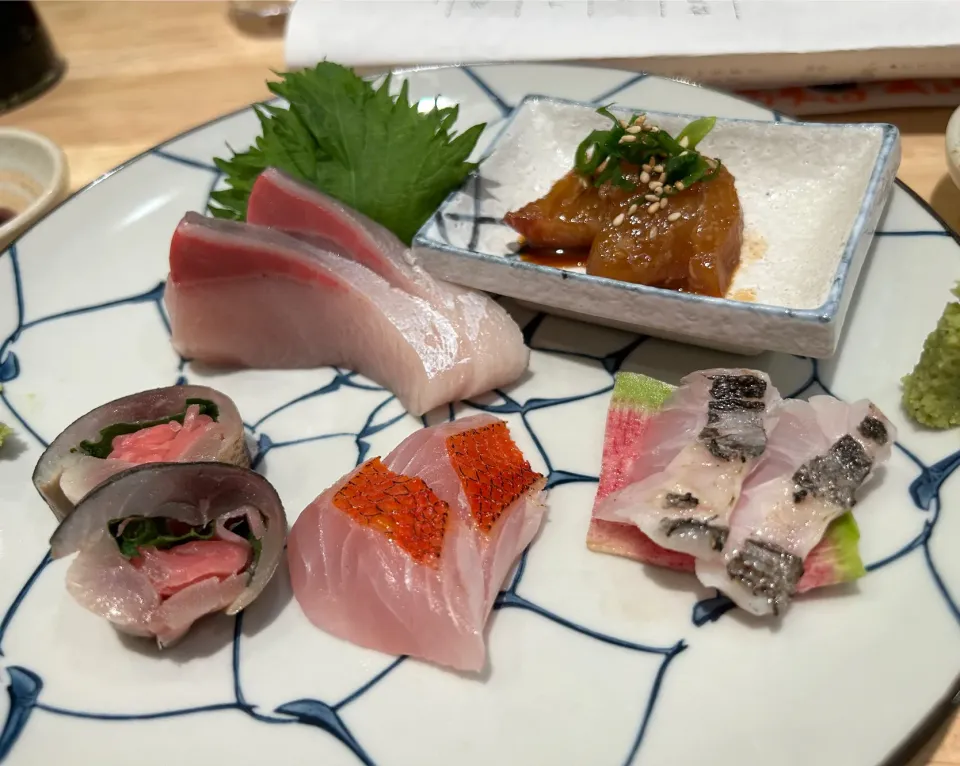 Snapdishの料理写真:刺身盛り合わせ🐟|buhizouさん