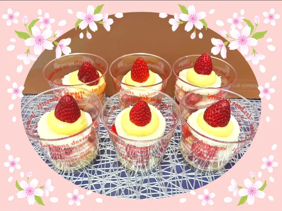 Snapdishの料理写真:🍓ミニいちごパルフェ🍓|foodanalystＭＩＫＩさん