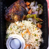 coconut fried rice with grilled chicken|JONATHAN KWARTENGさん