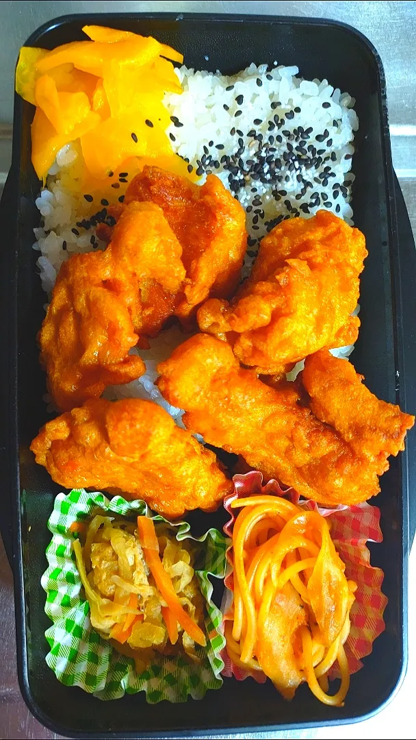 旦那弁当　2023/4/6

唐揚げ
ツナトマトパスタ
切り干し大根の煮物|ユキヨメ♪さん