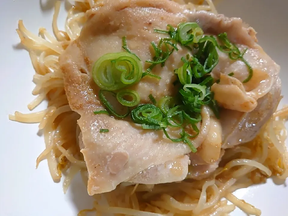 鶏もも肉の酒蒸し|白河無月さん