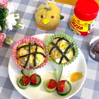 枝豆天ぷらと炒り卵チャーハンおにぎり