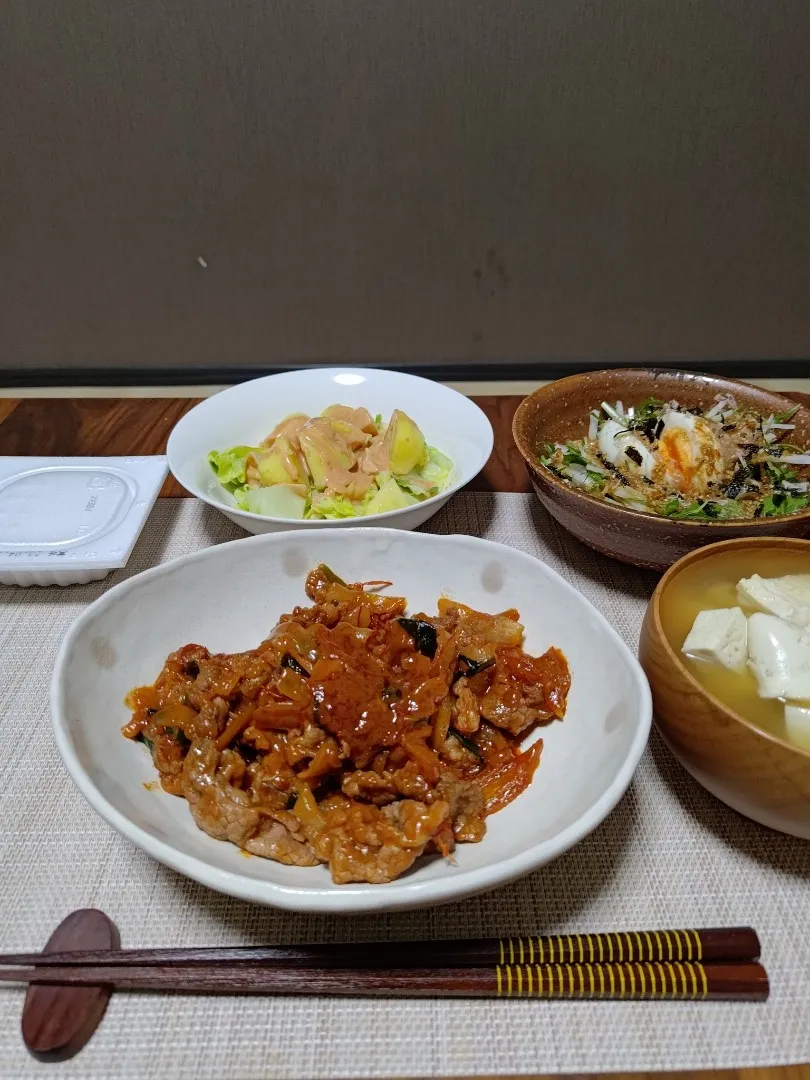 結構辛いプルコギ
チョレギサラダ　
春キャベツとじゃがいもの温サラダ
味噌汁
納豆|上海ひまわりさん