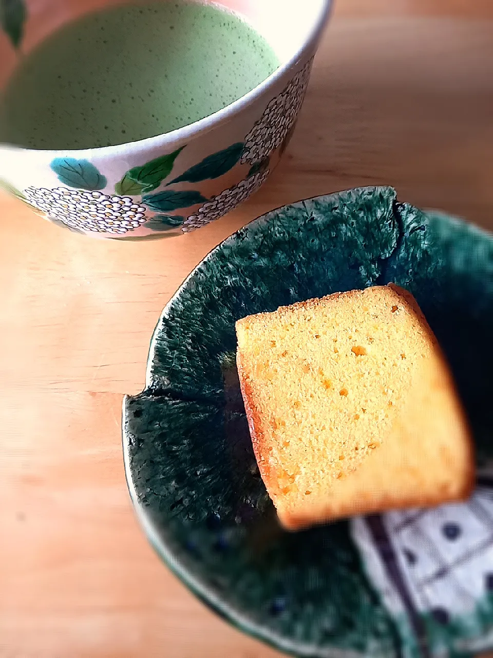 Snapdishの料理写真:オレンジケーキとお抹茶セット|ぶんぶくさん