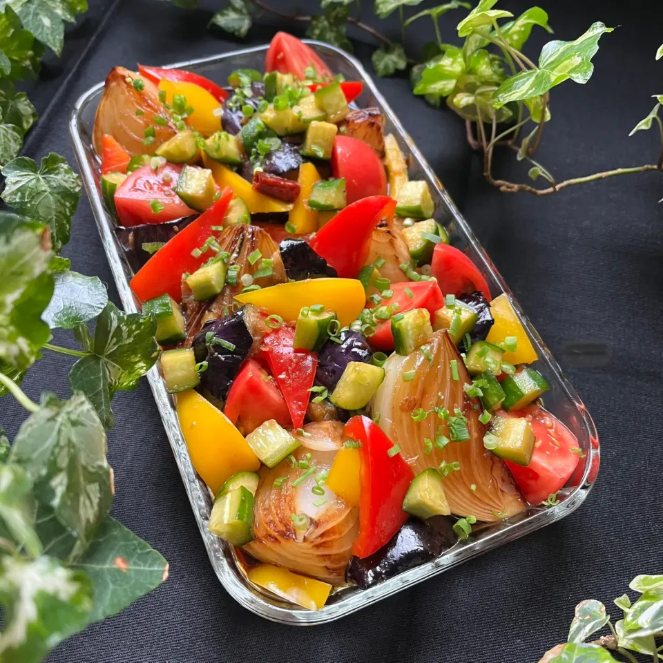 🧅新玉ねぎグリルとカラフル野菜の ぎゅうぎゅう詰め香味漬け🍅|Hollyさん