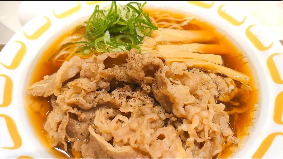 【2023年4月東京進出店オープン】
大阪スタミナ牛肉ラーメンわだ 
西池袋店
牛肉ラーメン醤油 (細麺、830円)
＋牛肉大盛り (150円)
＋小ライス (無料)
＋生卵 (無料)
＠JR池袋駅5分
23077 (79,929)|大脇さん