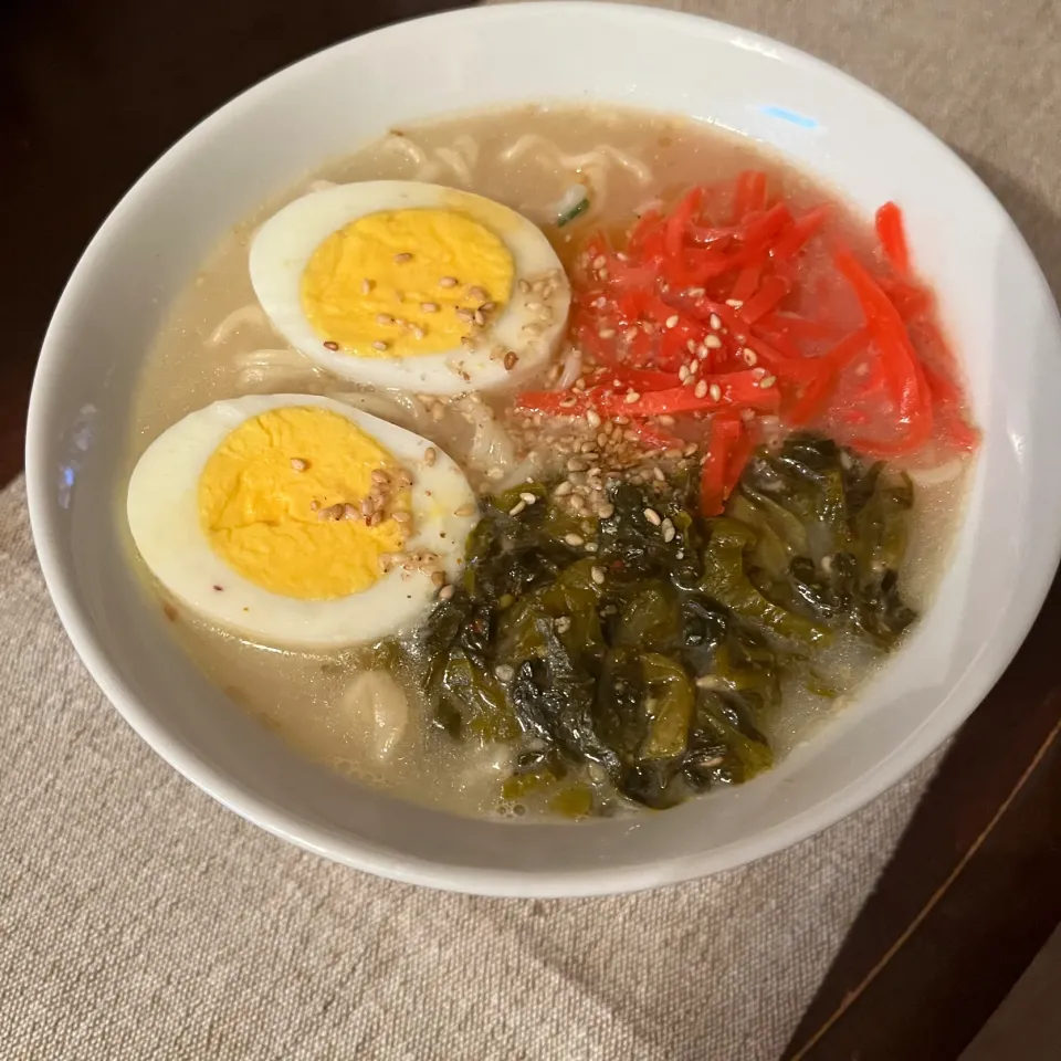 Snapdishの料理写真:〆のラーメン🍜は博多屋台風です♪|ワイントンさん