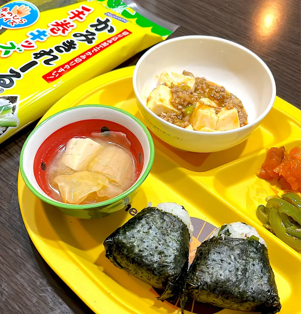 わかめごはんおにぎり🍙|すのーさん