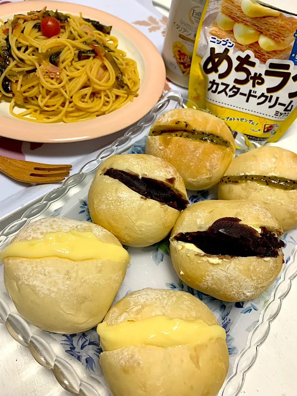 ふわふわパン🍞　クリーム　あんこ　手作りキウイジャム🥝|🐶すずりんさん