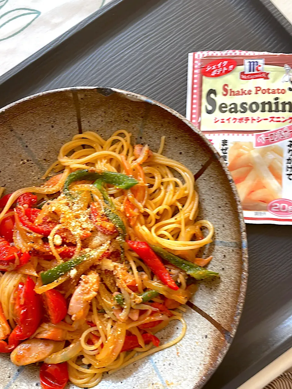 どこでも大活躍🤗ポテトシーズニングスパイスで変わりナポリタン🍝|てるみさん