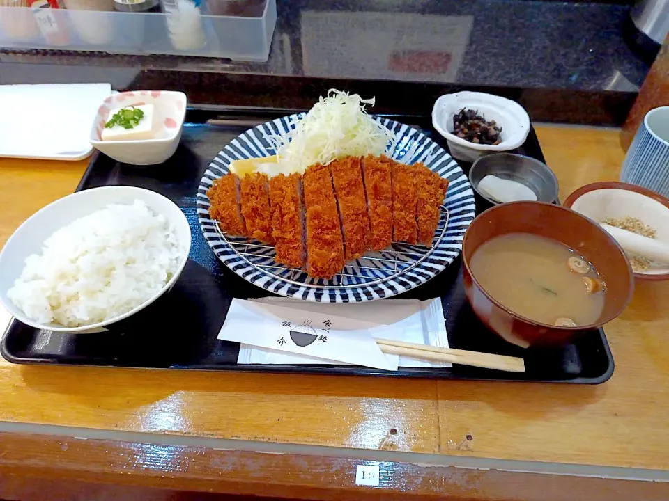 三元豚とんかつ定食|コージ💫さん