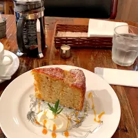 Snapdishの料理写真:Banana Oatmeal Cake|LonelyBobさん