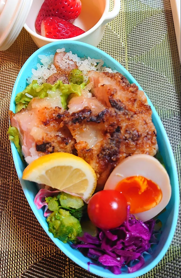 鶏もも肉の塩麹とマヨネーズ漬けでお弁当🍱|ポチさん