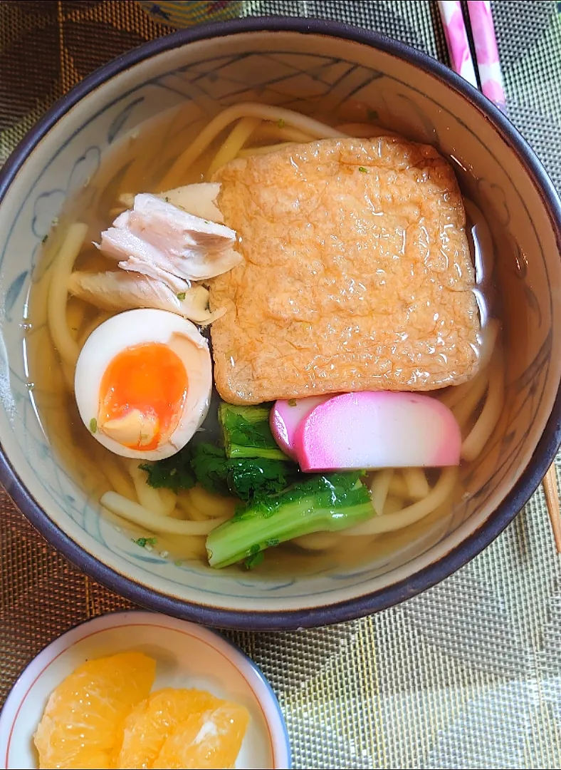 きつねうどんで朝ご飯🌅|ポチさん