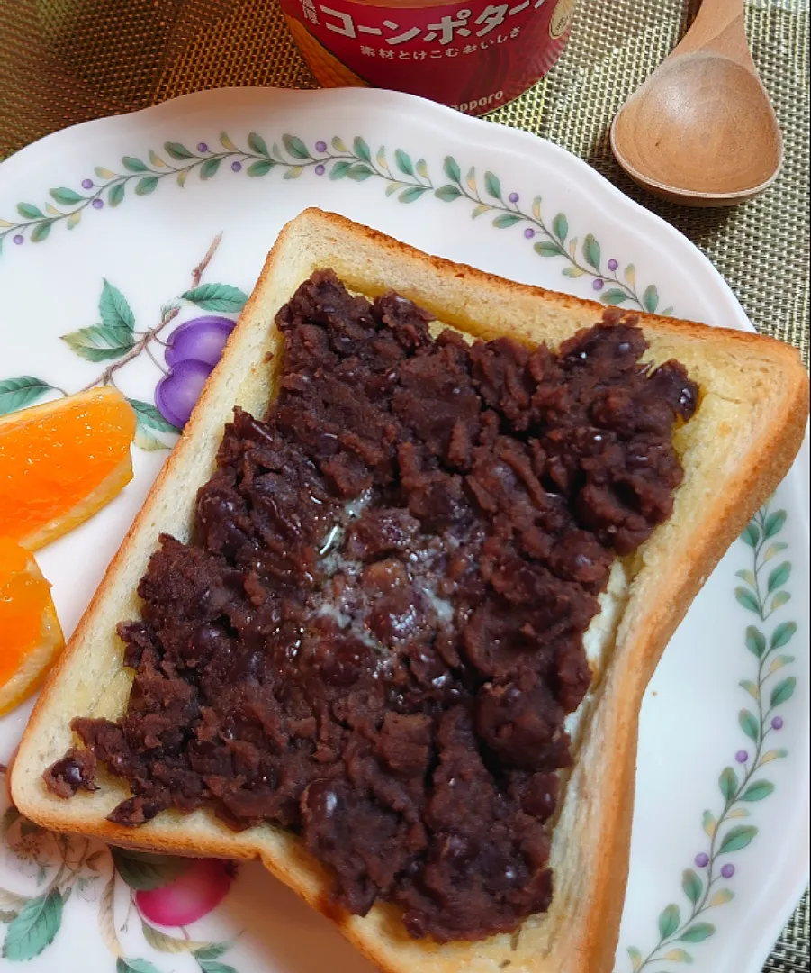 あんバターで朝ご飯🌅|ポチさん