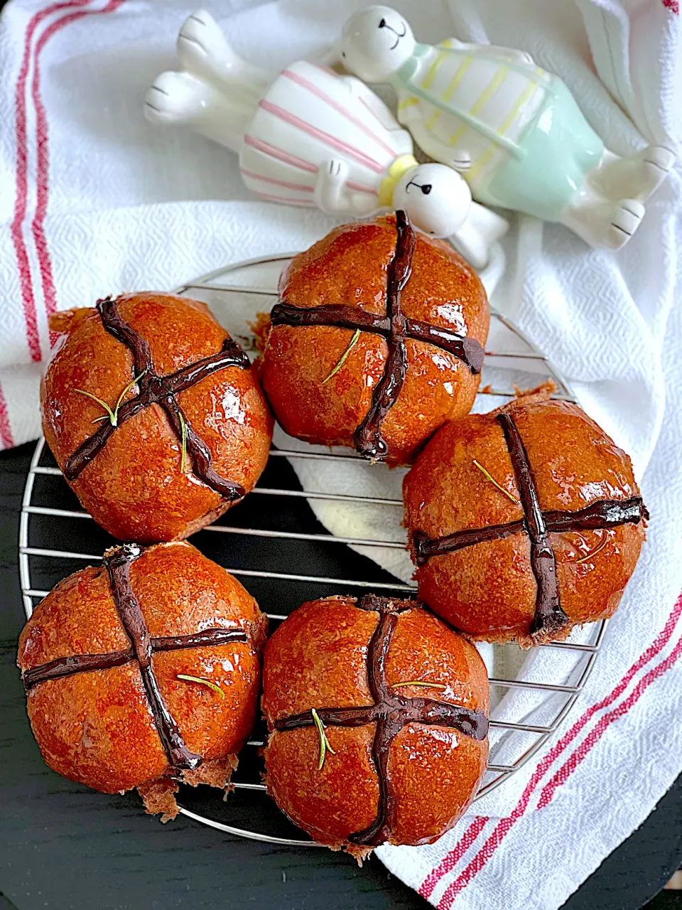 Chocolate hot cross buns|12Dragonさん