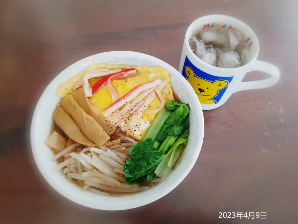 Snapdishの料理写真:2023年4月9日の昼ご飯
醤油ラーメン|ソラ♂のご飯さん