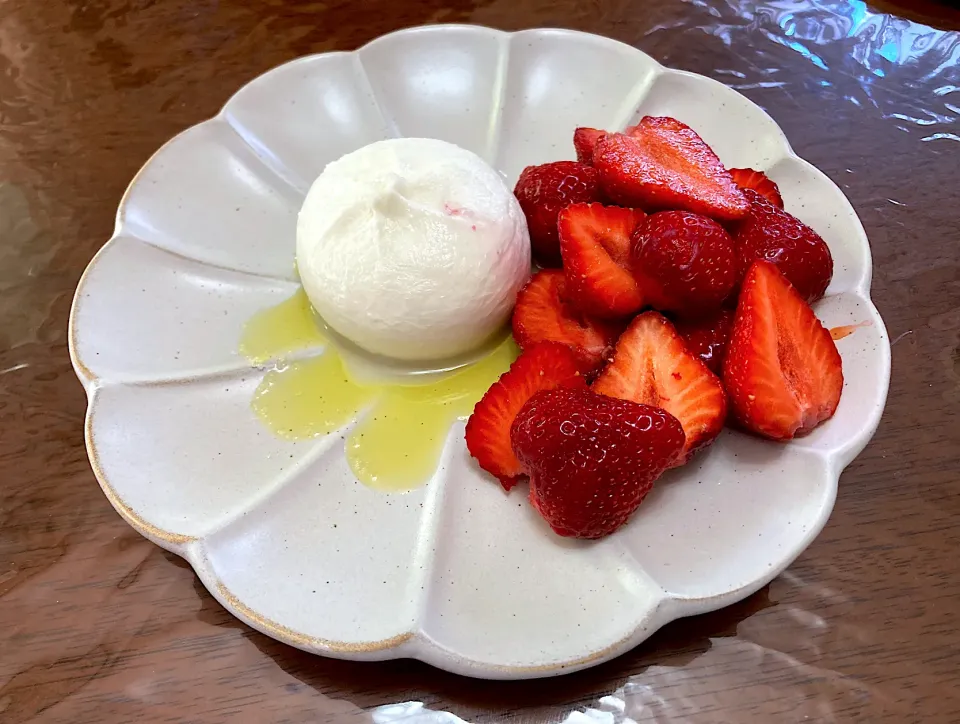 Snapdishの料理写真:🍓🧀|tamparinさん