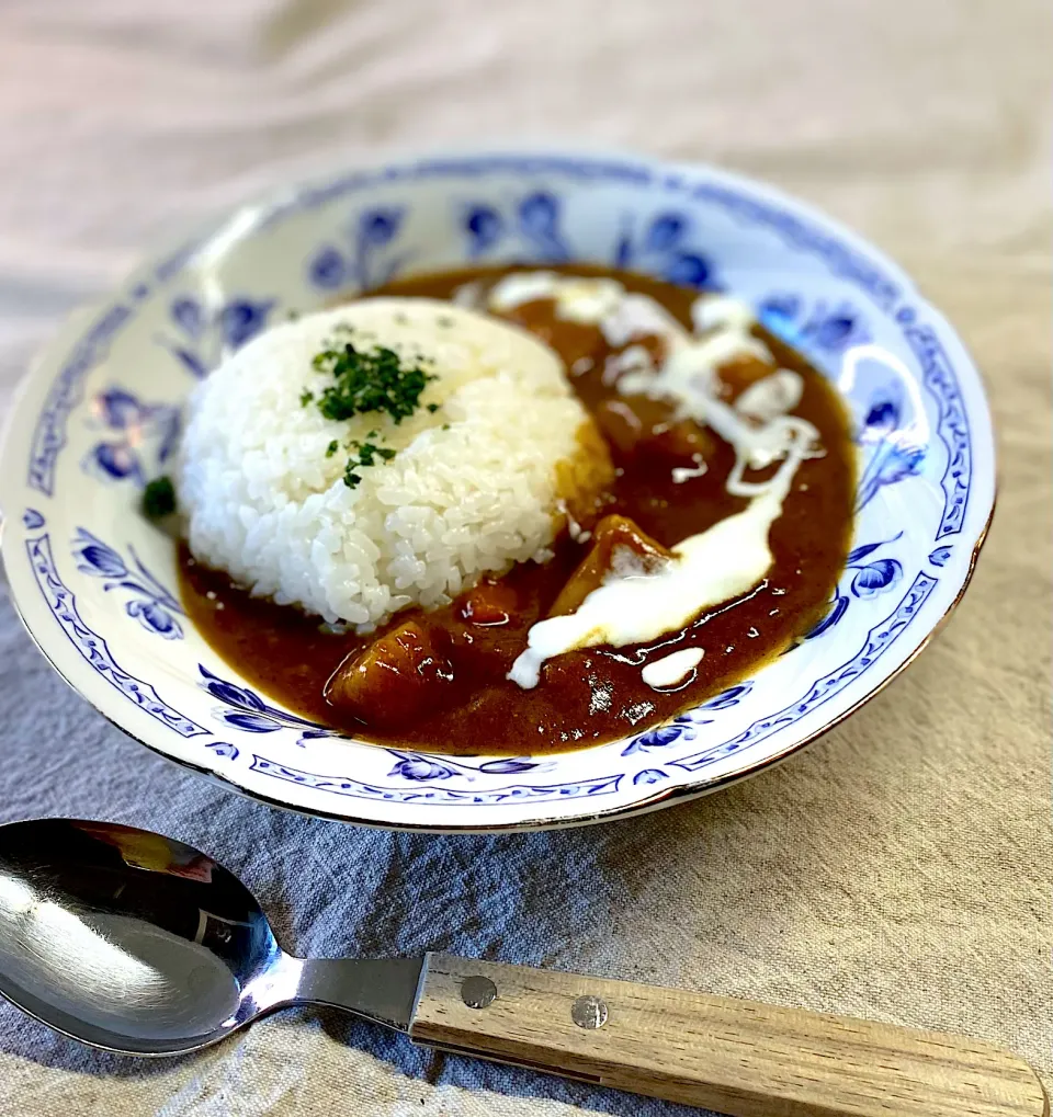 Snapdishの料理写真:カレーにヨーグルト|かっちゃん杉さん