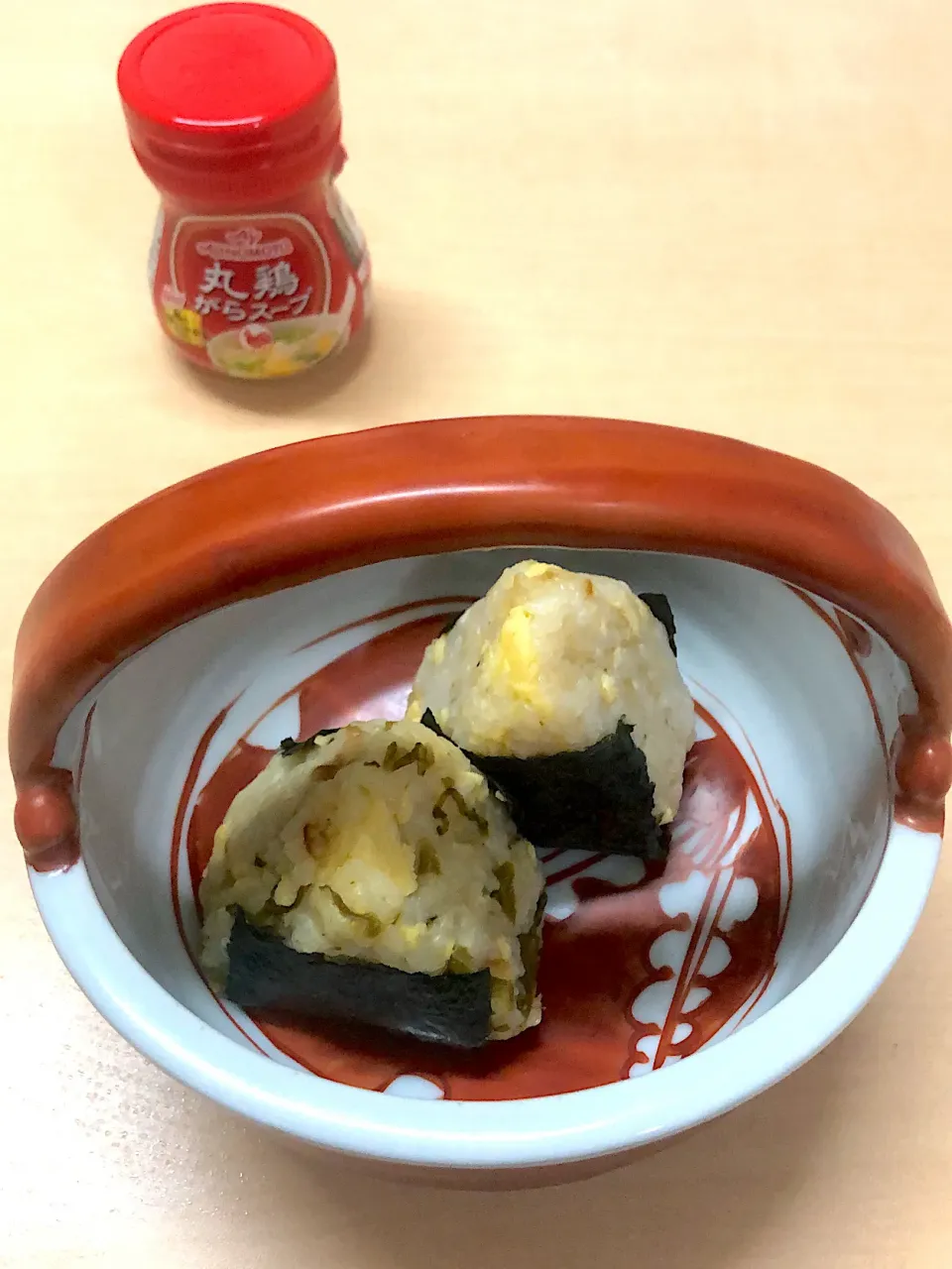 Snapdishの料理写真:海南鶏飯おにぎり|cookinghelperさん