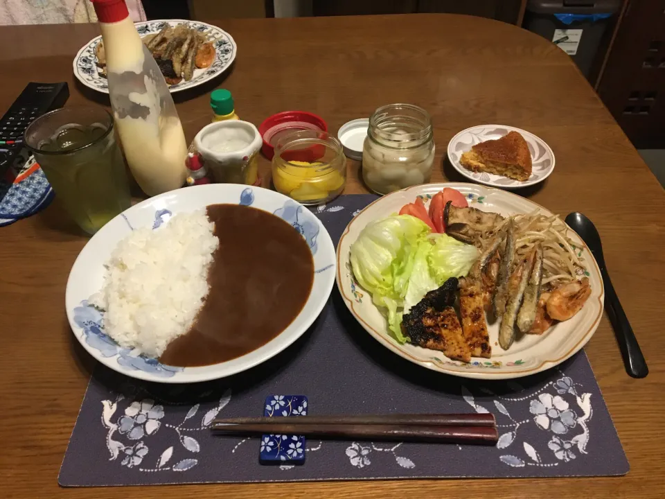 カレーライス、ポークソテーと野菜ソテーと揚げ物(夕飯)|enarinさん