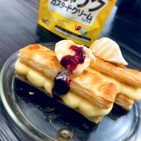 Snapdishの料理写真:カスタードパイ🥧バニラアイスベリーソースかけ🍨|ぽくくんさん