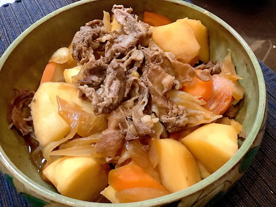 新じゃがで作った『肉じゃが』😋|アライさんさん