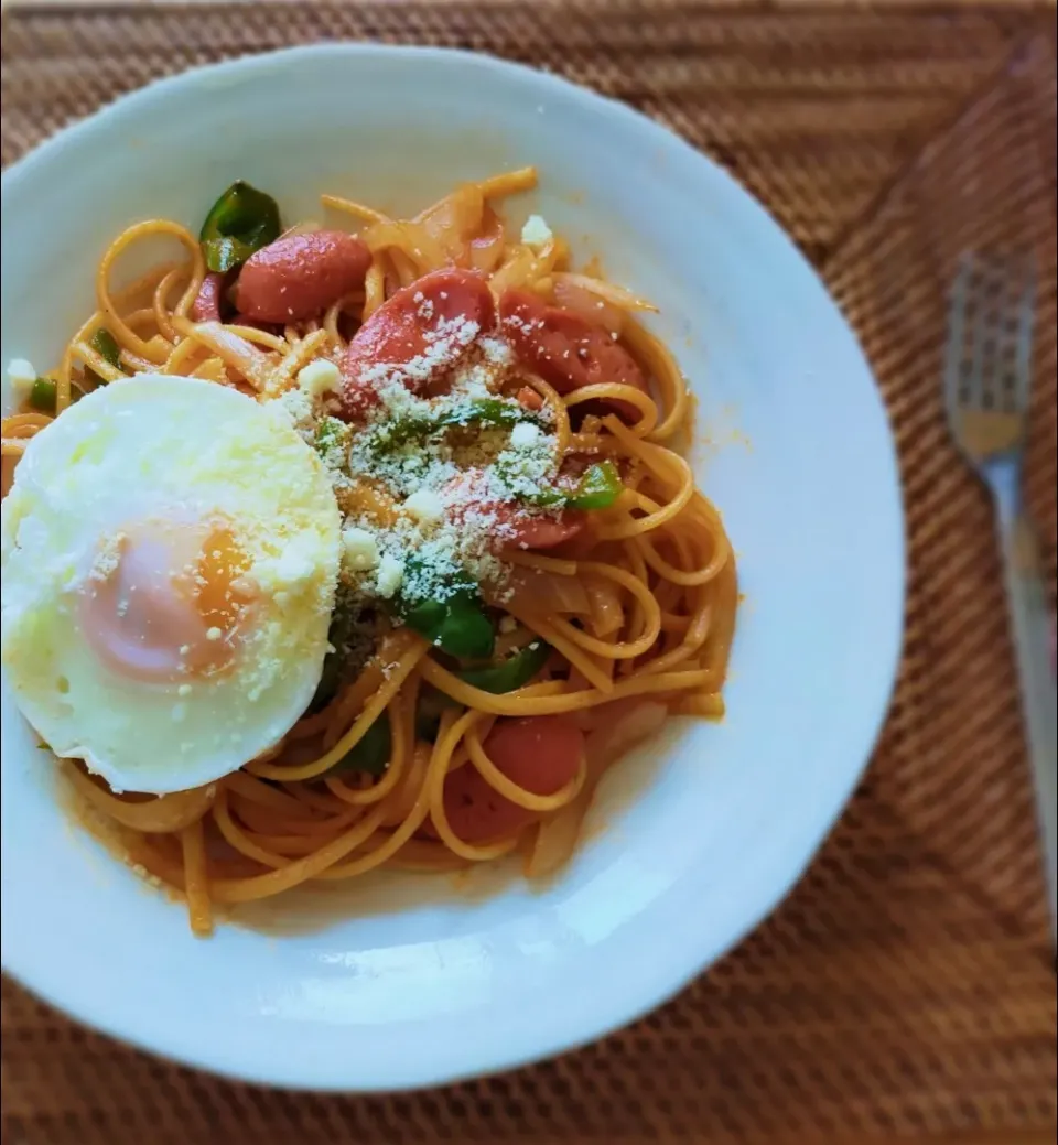 Snapdishの料理写真:休日の家ランチ🏠
『喫茶店風のナポリタン🍝』

無性に食べたくなる喫茶店メニュー♡
今日はケチャップとバター多めで😌|chikazeさん