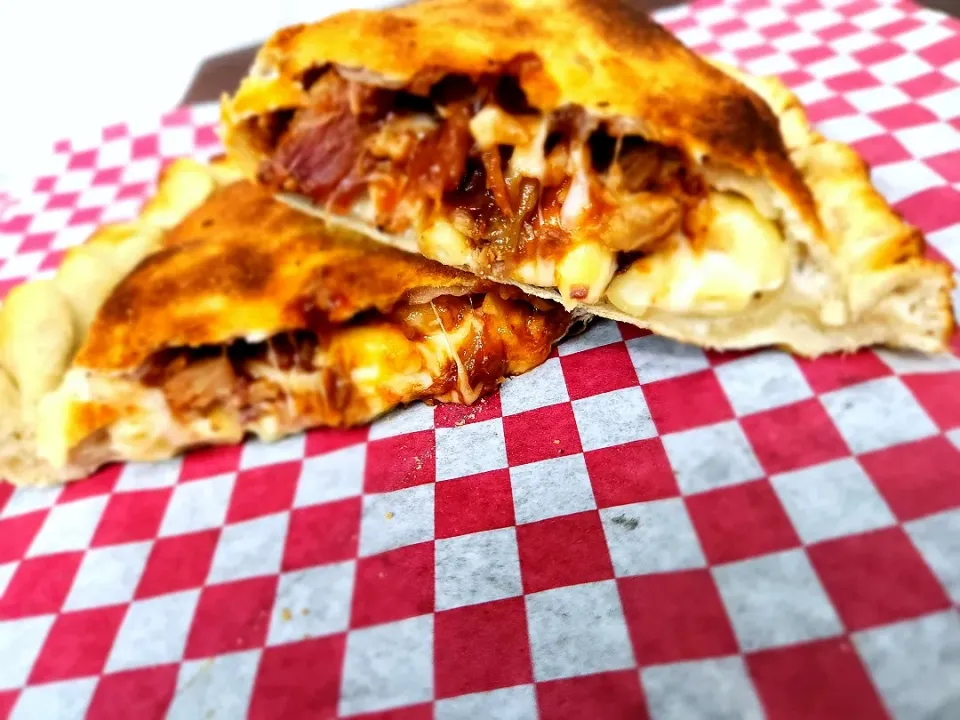 BBQ-MAC CALZONE|Earl Pearsonさん