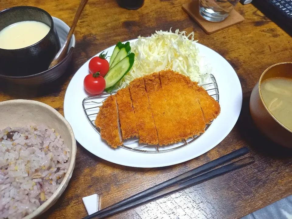 ・とんかつ
・具なし茶碗蒸し
・ごぼうと揚げのみそ汁|ちりさん