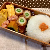 Snapdishの料理写真:卵焼き🥚竹輪アスパラ肉巻き🌀ウインナー🌸かぼちゃ煮🎃|あやこさん