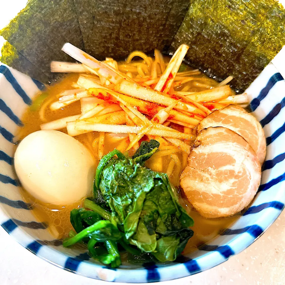 ラーショ形豚骨醤油ラーメン辛ネギトッピング|まるちゃんさん