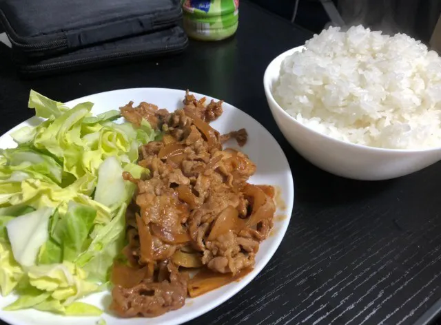 自炊一日目　豚肉の生姜焼き|葵さん