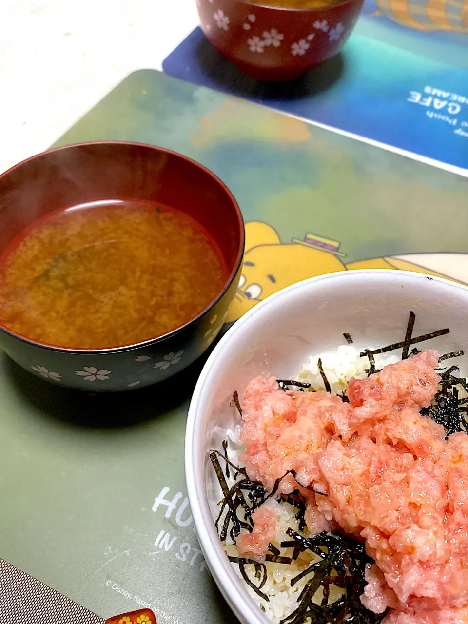 Snapdishの料理写真:ネギトロ丼、味噌汁|kaaaaaさん