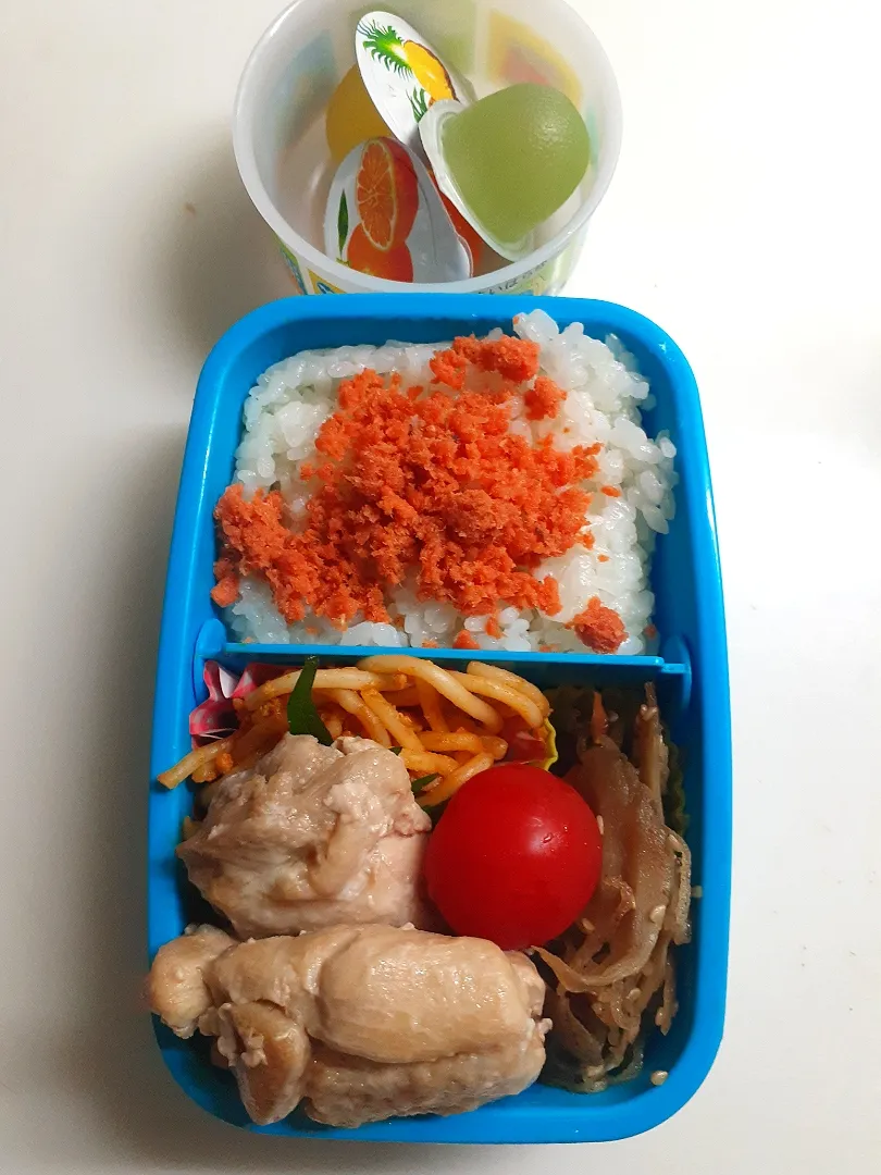 ☆小学生弁当☆鮭ごはん、金平牛蒡、ミートソース、鶏マヨネーズ焼き、ミニトマト、ミニゼリー|ｼｮｺﾗさん