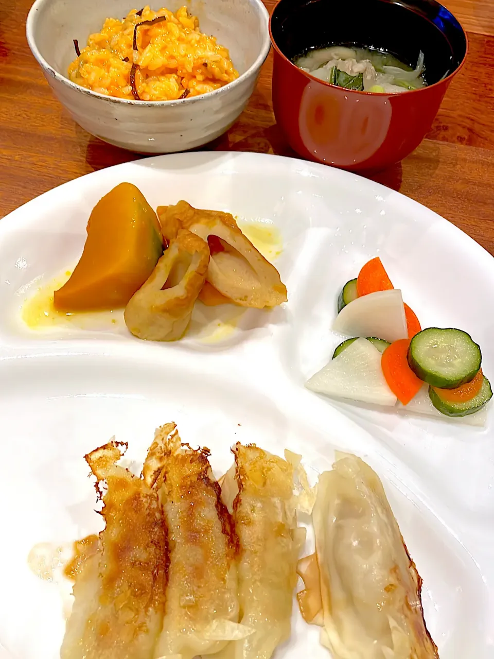 卵かけご飯　カボチャの煮物　ピクルス　豚汁|とゆあさん