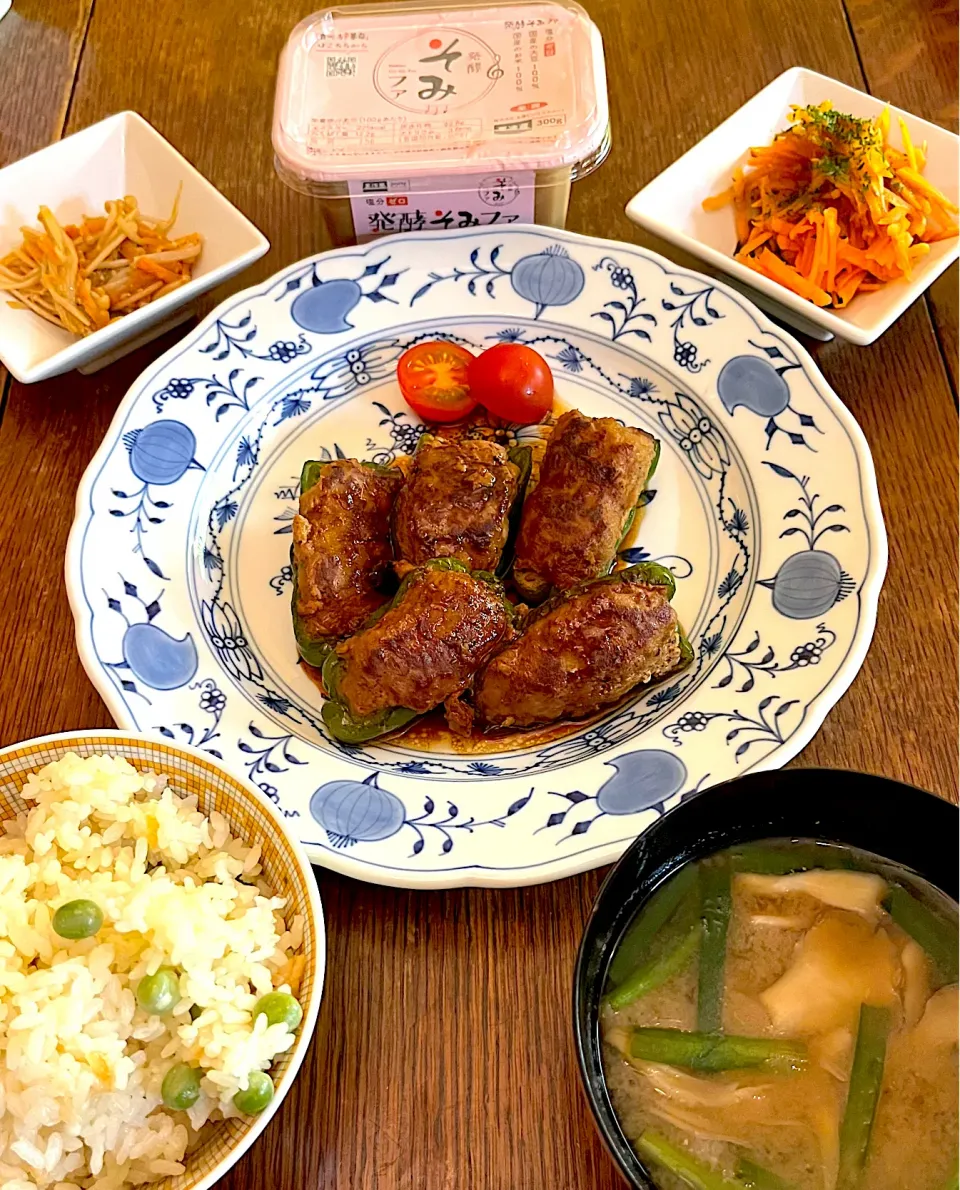 晩ごはん♯ピーマン肉詰め♯発酵そみファ♯豆ごはん♯そみファのお味噌汁|小松菜さん