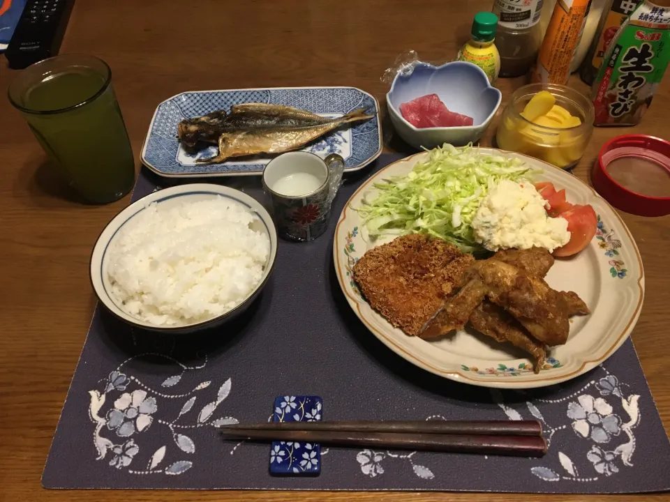 トンカツ、手羽先唐揚げ、きはだまぐろのぶつ切り、鯵の開き(夕飯)|enarinさん