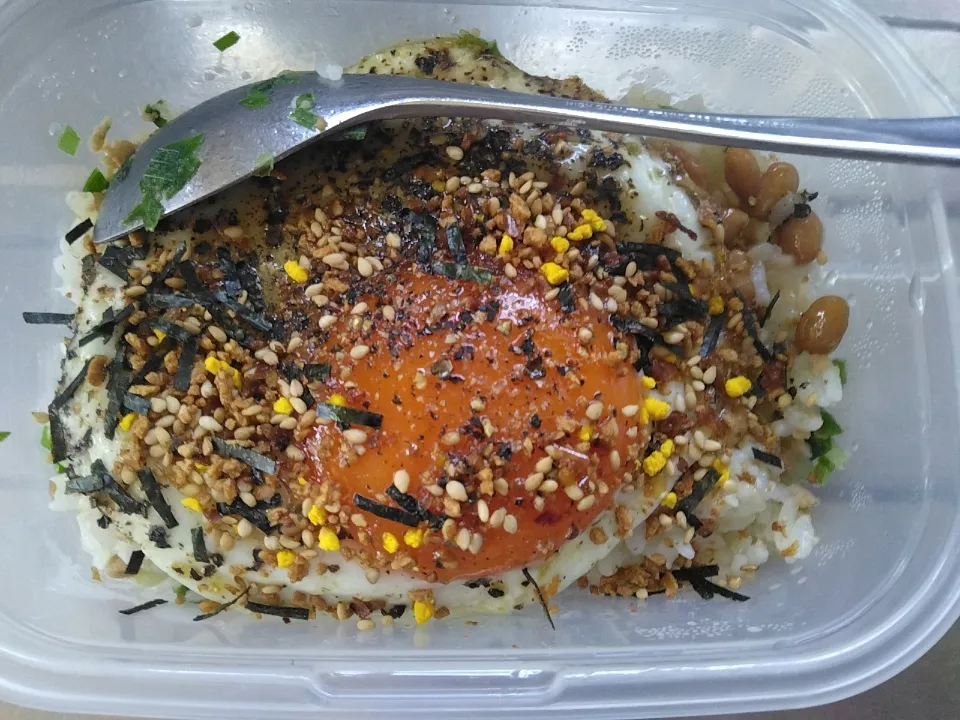 Snapdishの料理写真:なめ茸と肉そぼろ入りショゴス丼|darkbaronさん