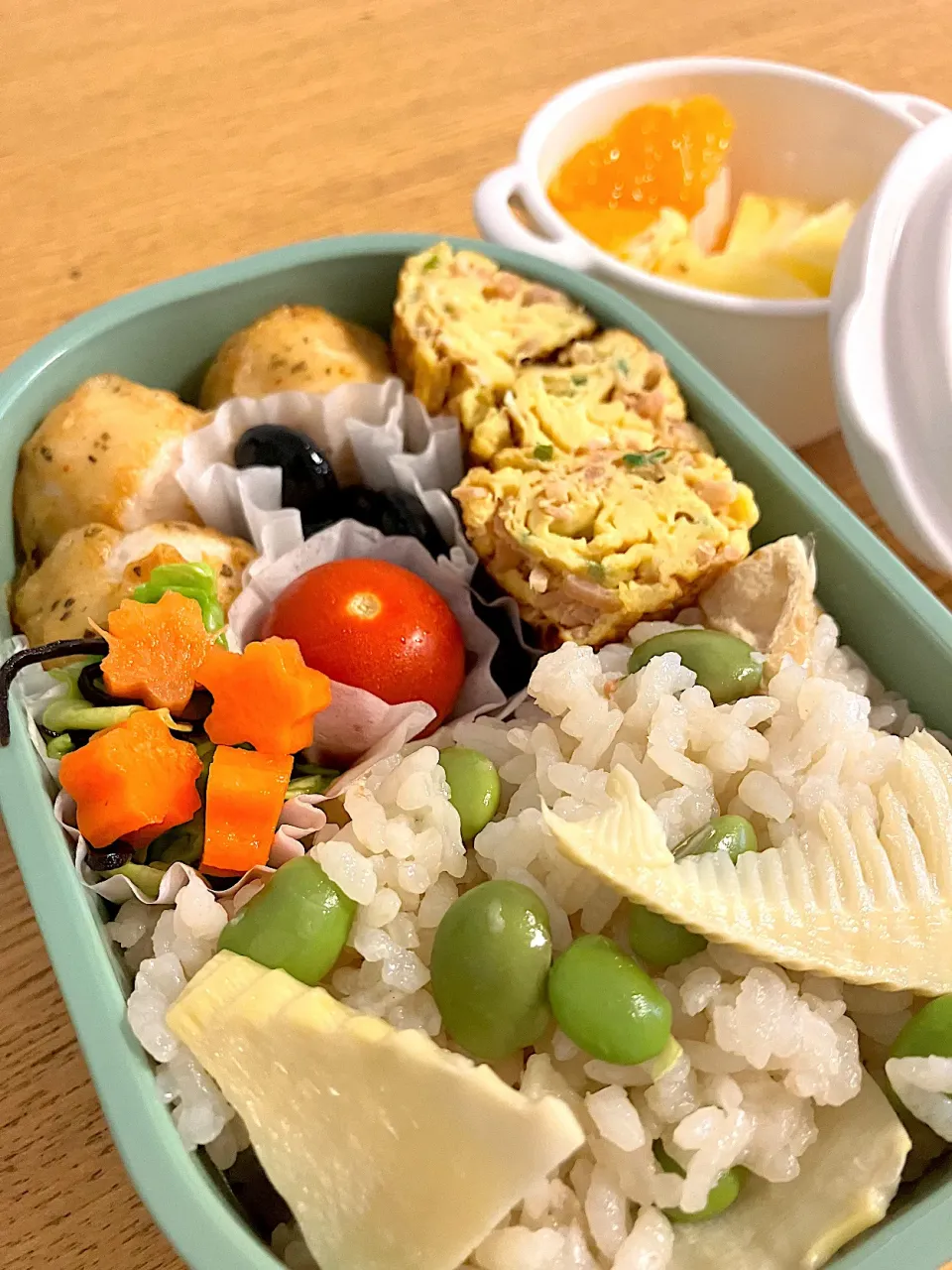 Snapdishの料理写真:筍と茶豆ご飯弁当|杏都さん