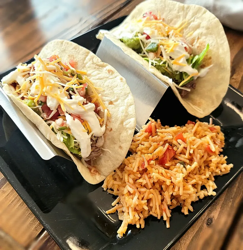 Steak tacos with Spanish rice|Travis Stoneさん