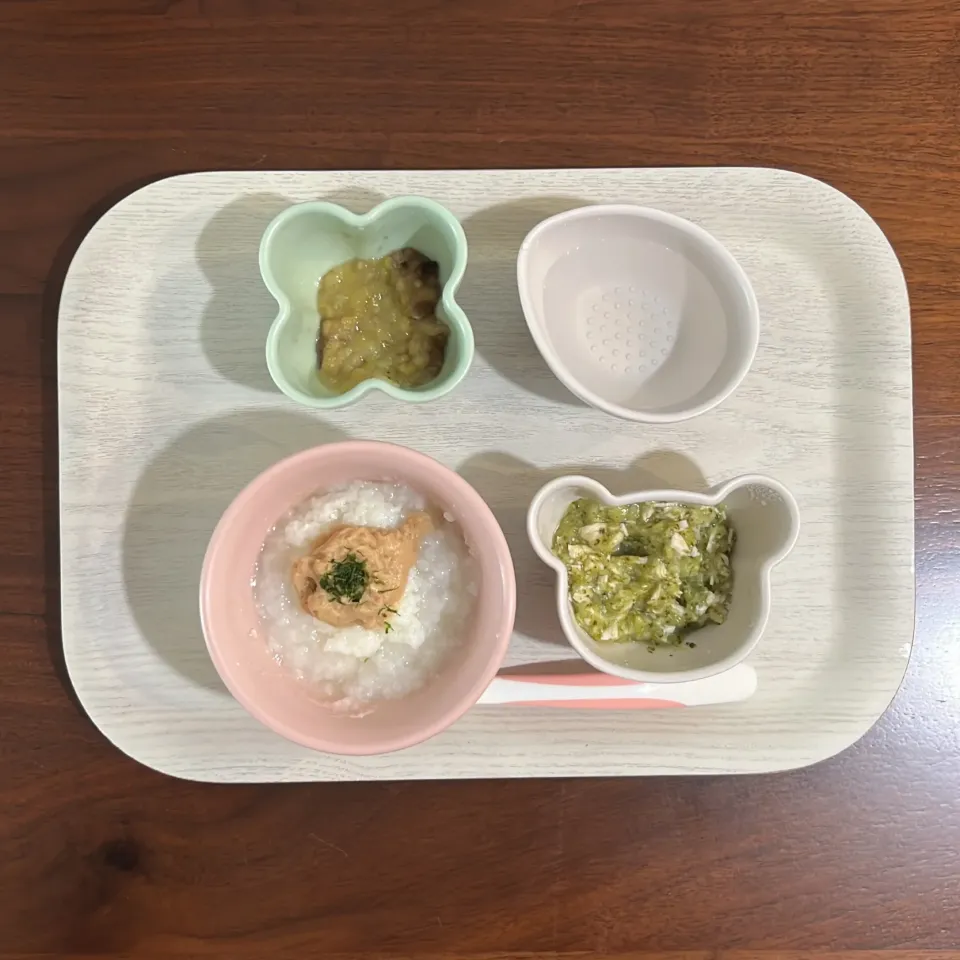 卵白のせ納豆がゆ、ブロッコリーとささみの和え物、バナナ、湯冷し|km2571さん