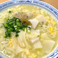 Snapdishの料理写真:タケノコ入り塩ラーメン🍜|こうさん