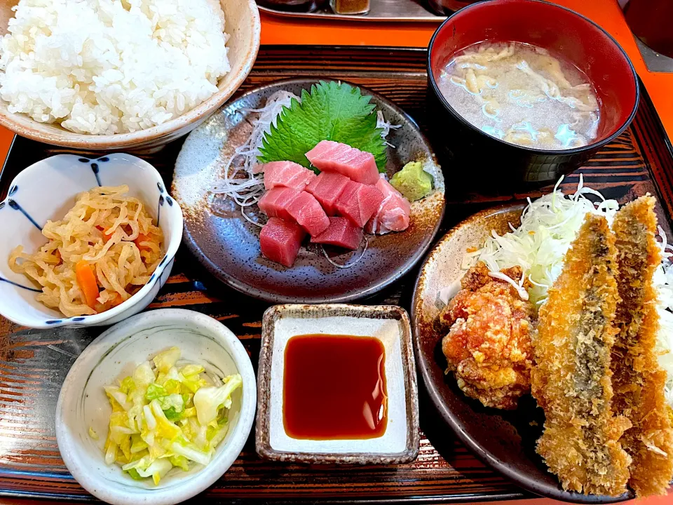 マグロブツとフライ定食|Noriyuki Saitoさん