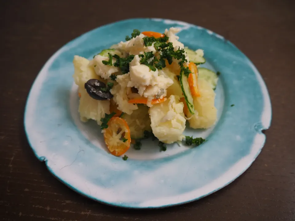 レオンさんの料理 @きなこさんの料理 🔷🥔新じゃがと🐣玉子のサワー🧀ゴルゴンポテサラ🔷|seiko_funfoodさん