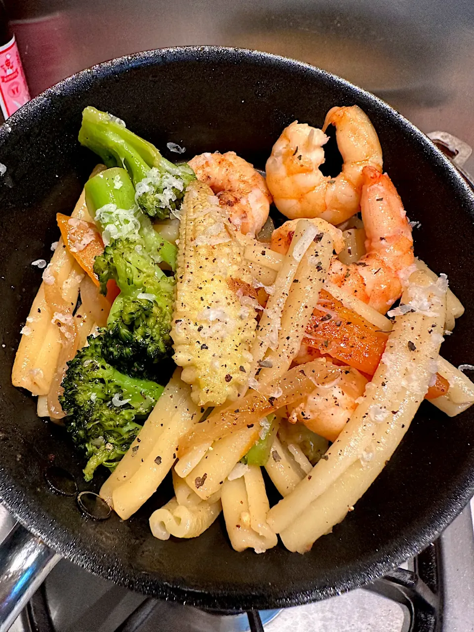 Vegetables Pastas with shrimp 🍤|SaMmi Cさん