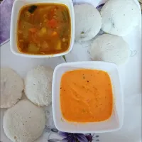 idlisambhar #southindianfood #idli #foodphotography #foodie #indianfood #dosa #food #foodblogger #sambhar #breakfast #foodporn #southindian #idlichutney #foodst|पल्लवी राजपूतさん