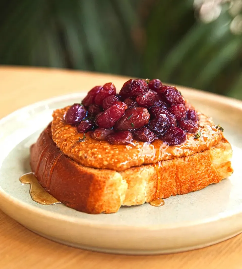 Mmmm... CJ & B -- Buttery Brioche, Roasted Grapes & Honey for Brunch 🍞🍇🍯🤤|An'leeさん