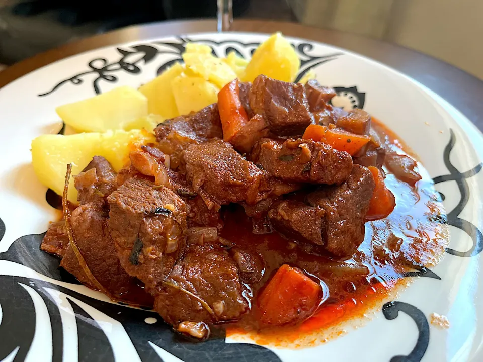 Snapdishの料理写真:Bœuf Bourguignon|Laki Maikaʻiさん